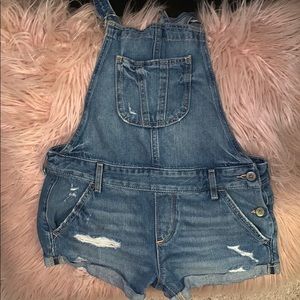 HOLLISTER overall shorts